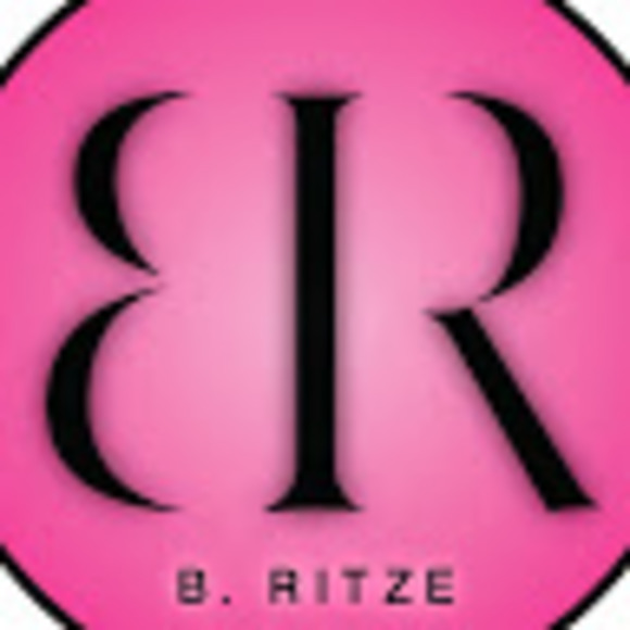 Meet your Posher, Blair - Picture 1 of 1